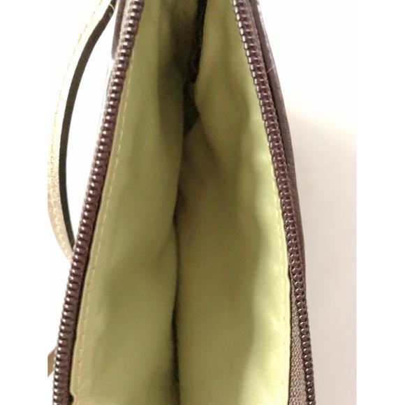 Coach Chelsea Boucle Wristlet - Picture 3 of 4